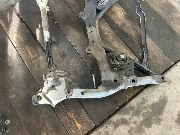 BMW F20 Etupalkki OEM WÓZEK KOŁYSKA PRZÓD image 4