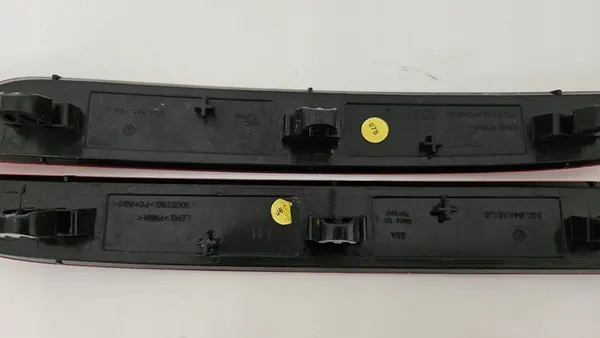 VW GOLF 7 LIFT 2016-2019 Oikea Puskureiden Heijastin 5G0945106C image 6