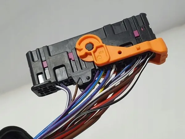 Harness puerta delantera derecha Seat Arona OEM 6F1971120PG image 3