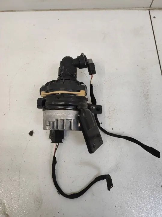 Pompe à eau Mercedes OEM A0005002300 A2535013100 image 5