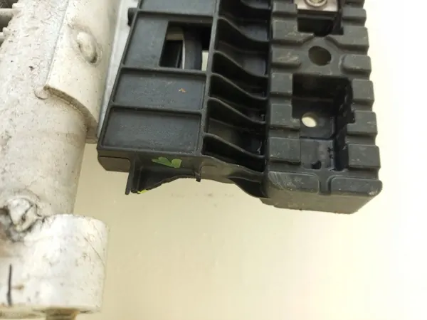 Arrefecedor de óleo motor BMW OEM 8666121 para Série 3 image 8