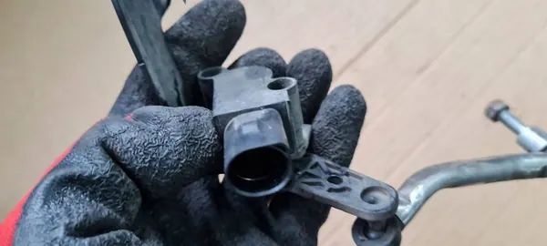 Sensor de Nível Faróis Audi OEM 8R0907503 - Usado image 8