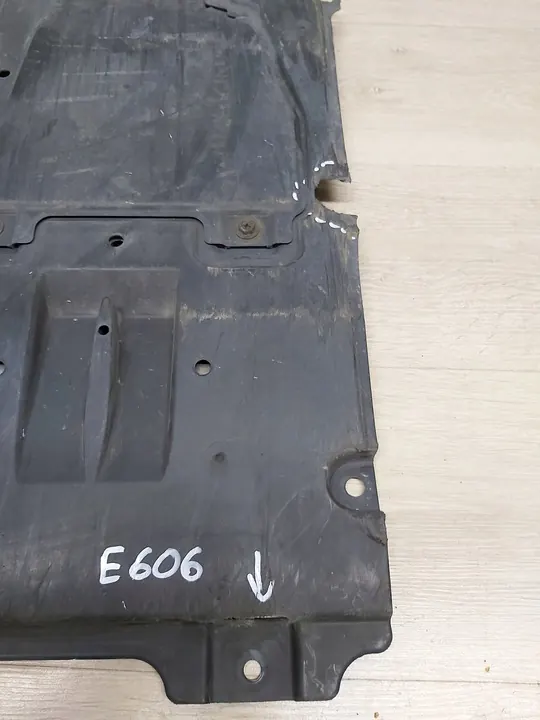 Toyota Prius IV 1.8 Motoröverdrag 51410-47020 image 2