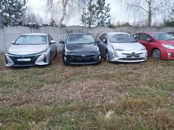 Toyota Prius IV 1.8 Motoröverdrag 51410-47020 image 8