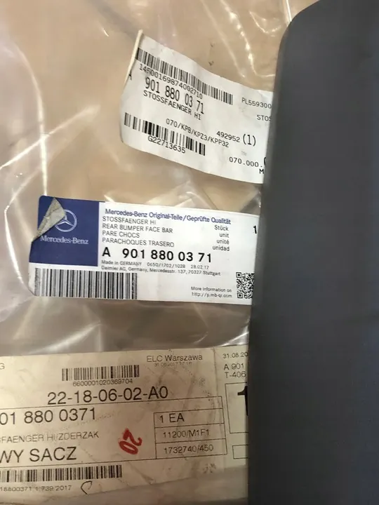 Mercedes-Benz OE A901 880 0371 rear bumper corner image 2