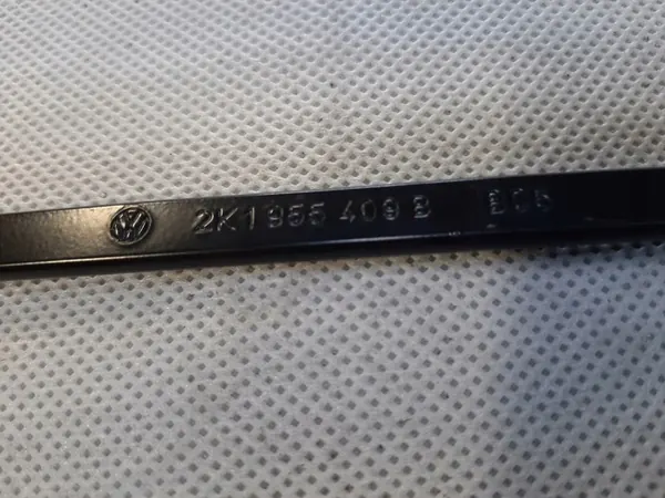 Left Wiper Arm VW Caddy image 3
