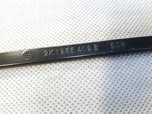 Left Wiper Arm VW Caddy image 4