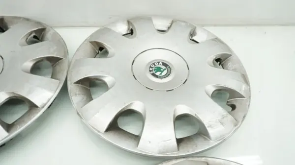Set de tapacubos Skoda Octavia II OEM 1Z0601147A image 3