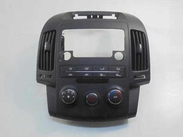 Cadre console radio Hyundai I30 OEM U05F0448 image 10