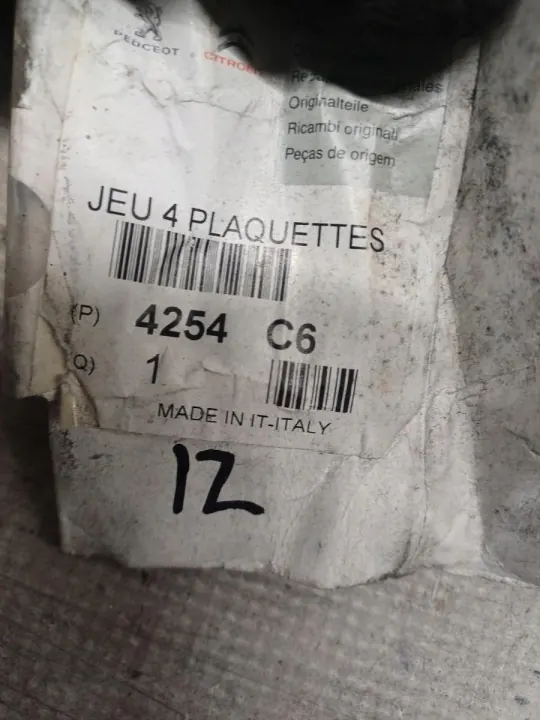 Pastilhas de travão dianteiras OEM 4254C6 para Citroen DS3 image 3