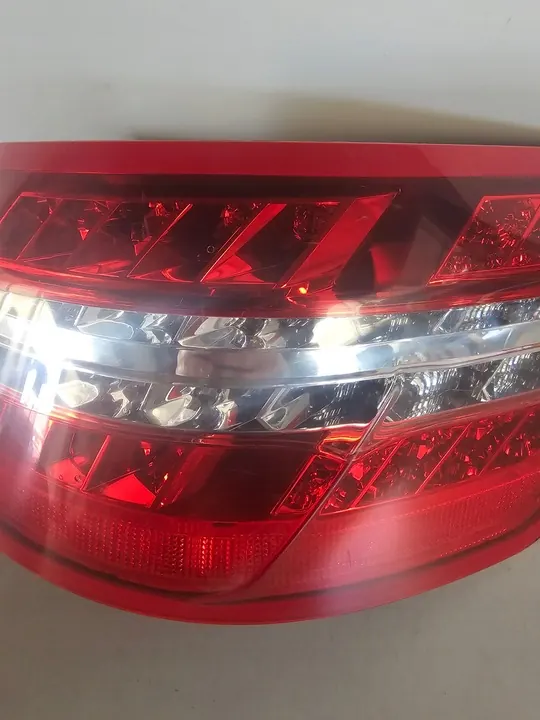 Rechter Achterlicht Mercedes E-Klasse W212 Sedan A2129060658 image 3