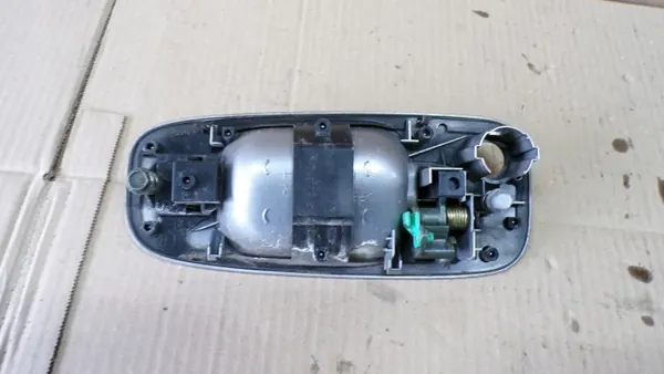 SUBARU IMPREZA 2 II Fram Vänster Dörrhandtag OEM image 4