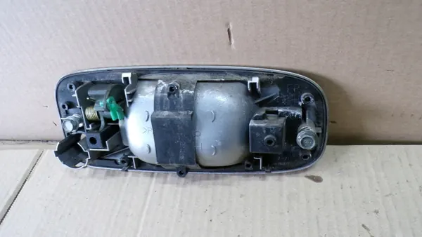 SUBARU IMPREZA 2 II Fram Vänster Dörrhandtag OEM image 7