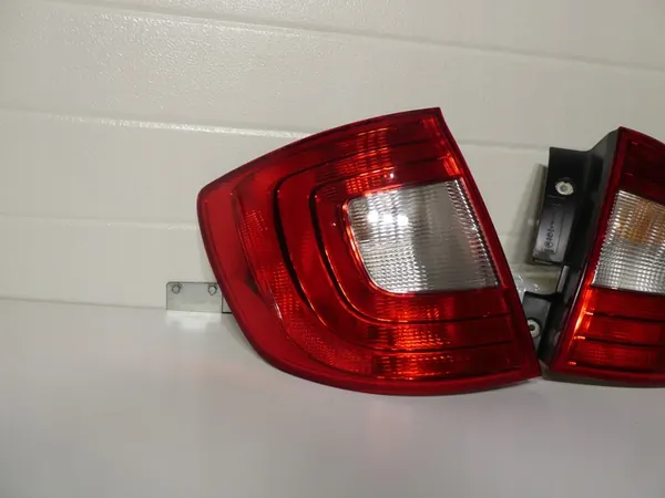 JUEGO DE LUCES TRASERAS SKODA SUPERB II KOMBI image 8