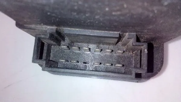 Pompe de verrouillage central OEM 1H0962257 VW Passat B3 image 6