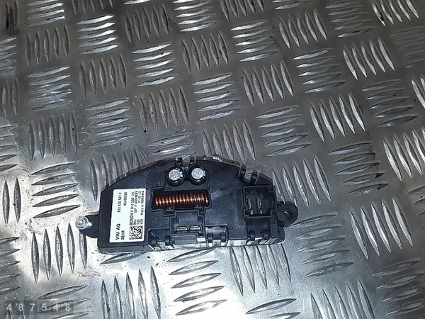 Relé Audi A5 2015 8t0820521f Diesel image 2