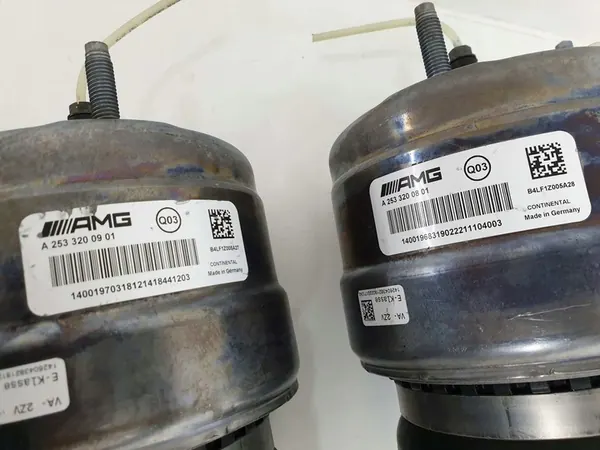 MERCEDES GLC 4.3 AMG Stötdämpare A2533207900 A2533208000 image 10