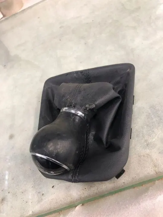 Pomo de cambios SEAT OEM 6F0711113 para ARONA KJ7 image 3