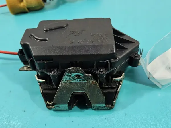 Baklås A1647400635 Mercedes W211 Kombi 10 Pin image 6