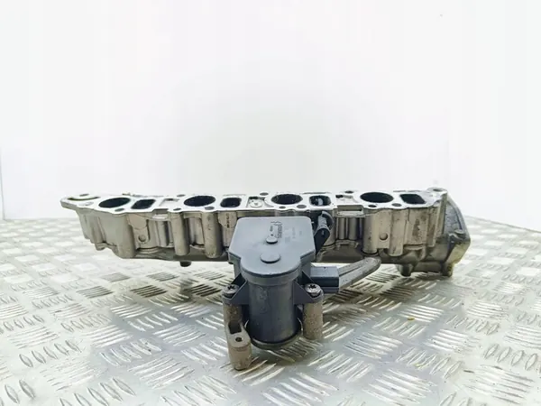 Opel Vectra C 2004 Coletor de admissão OEM 55182684 image 2