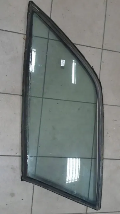Carrosserieglas Achterzijde OEM RBC2601 Mercedes W123 Station image 2