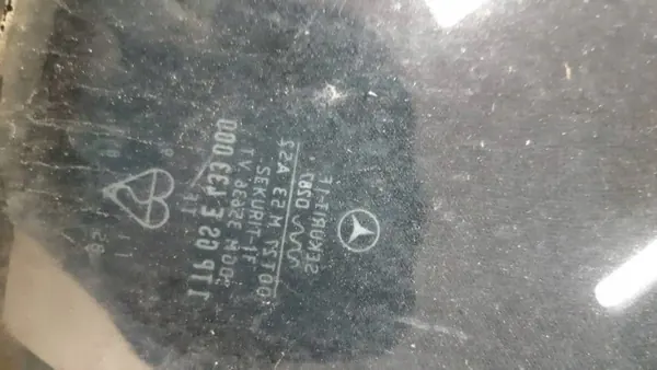 Carrosserieglas Achterzijde OEM RBC2601 Mercedes W123 Station image 4