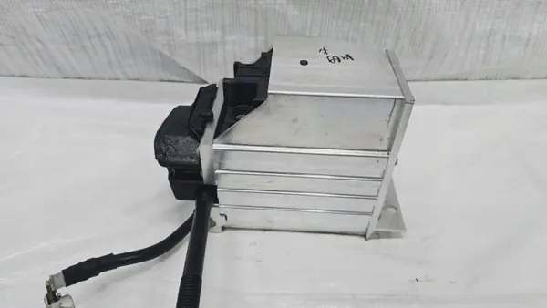 Audi OEM 8W0915172B hybride accu 10Ah image 4