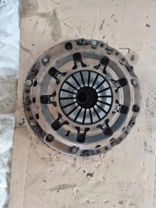 Kaksoismassavauhtipyörä 8689969 Volvo S40 II V50 2.4 20V image 2