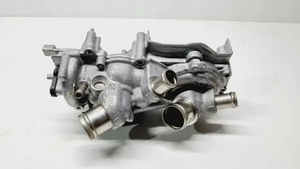 Pompe à eau Skoda OEM 05E121111AB - État utilisé image 2