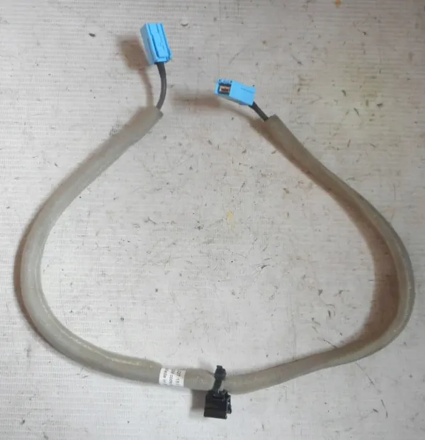 Opel Mokka A Radio Cable OEM 95353437 image 2