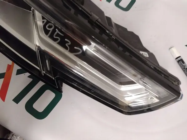 Audi A4 B9 Faro LED Derecho image 2