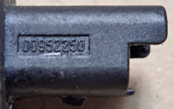Régulateur de pression carburant Peugeot OE 00952250 image 4