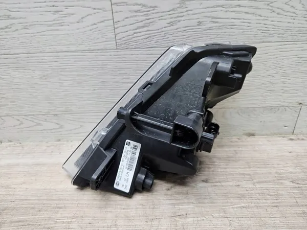 Farol de neblina esquerdo SEAT Ibiza V 6F0941701A image 4