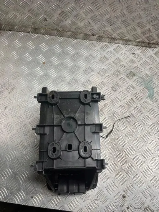 Toyota RAV4 XA40 2015 keskikonsolin käsinoja OEM 5882342010 image 4