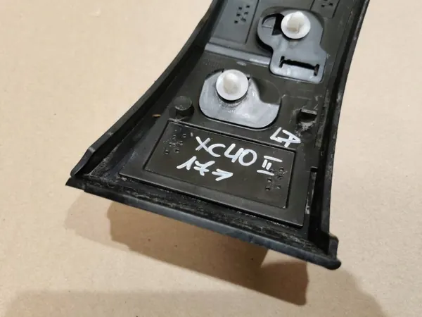 OEM 31448348 Para-lamas Dianteiro Esquerdo Volvo XC40 image 10