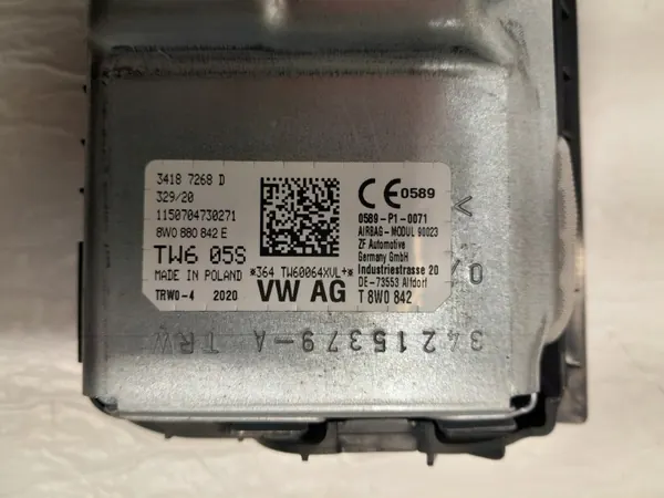 Airbag genou Audi A4 B9 OEM 8W0880842E côté passager image 6
