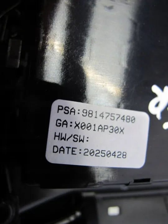 Luz de Techo Jeep Avenger OEM 9814757480 con Botón SOS image 3