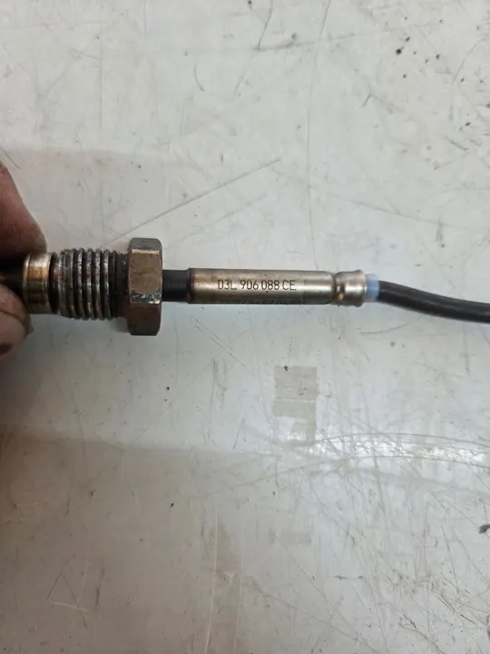 Volkswagen OE 03L906088CE Sensor de Temperatura de Escape image 2