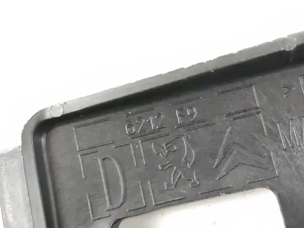 Citroen Berlingo Schiebeleuchte OEM 6212F9 - Gebraucht image 3
