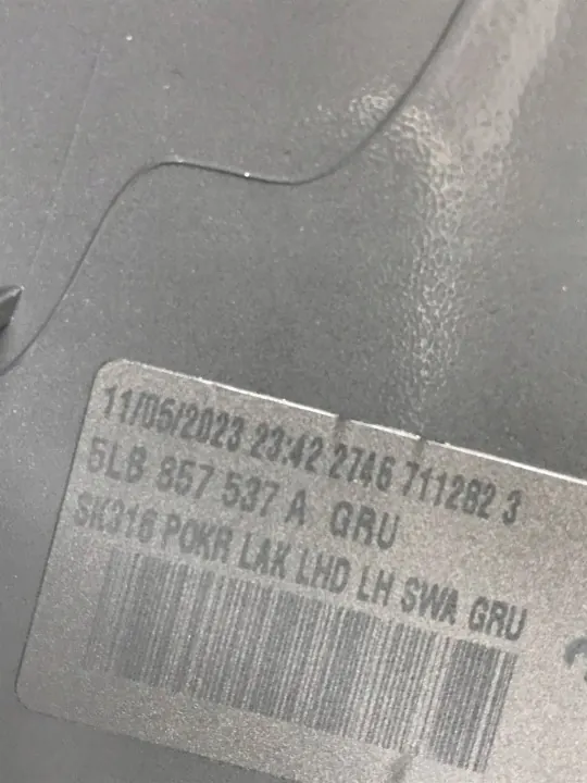 Skoda Enyaq iV Peilinkotelo OEM 5LB857537A image 10