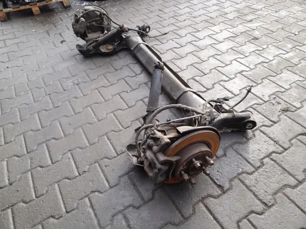Viga do eixo traseiro OEM 555013648R Nissan Juke II image 2