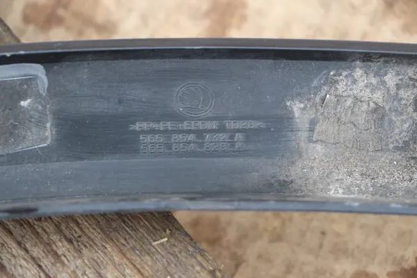 SKODA KODIAQ 2016-24 Oikea etu- tai takalokasuoja image 7