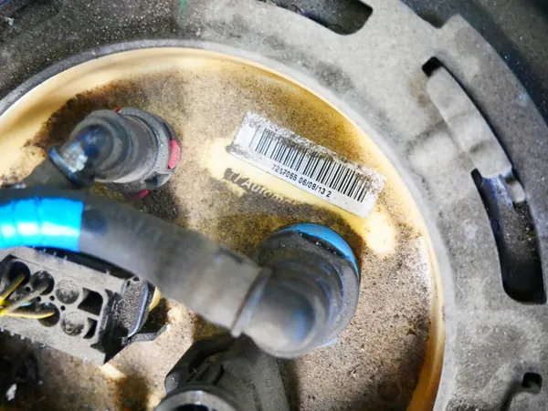 BMW F11 F10 F06 F07 F12 Fuel Pump Tank OEM 7225002 image 7