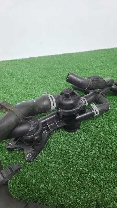 Manguera de Agua Carcasa de Termostato Polo 6R Ibiza 6J OEM image 2