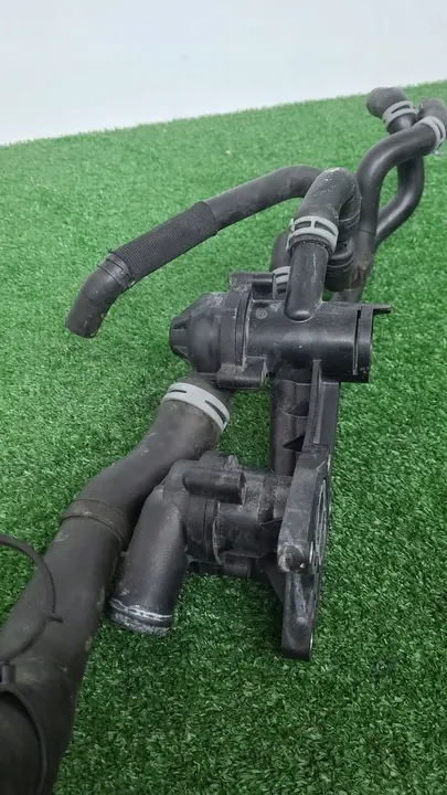 Manguera de Agua Carcasa de Termostato Polo 6R Ibiza 6J OEM image 3