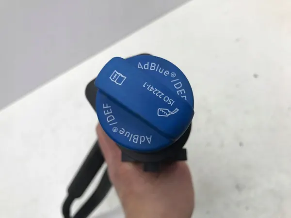 VW Tiguan III AdBlue-Tank OEM 5QF131965D - Gebraucht image 3