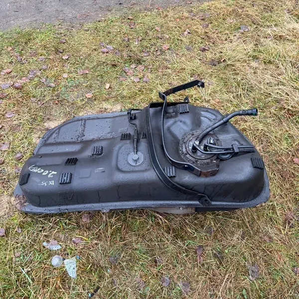 Réservoir de Carburant Hyundai IX35 2.0 CRDI 2WD image 1
