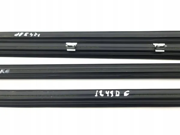 Joint de vitre avant Land Rover OEM AMD193173 image 8