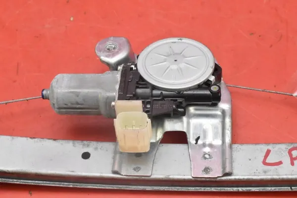 Elevador de Vidro Esquerdo Nissan Micra 2017-2021 OEM 80730-5FA1A image 2