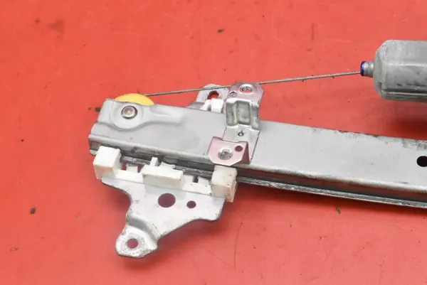 Elevador de Vidro Esquerdo Nissan Micra 2017-2021 OEM 80730-5FA1A image 3